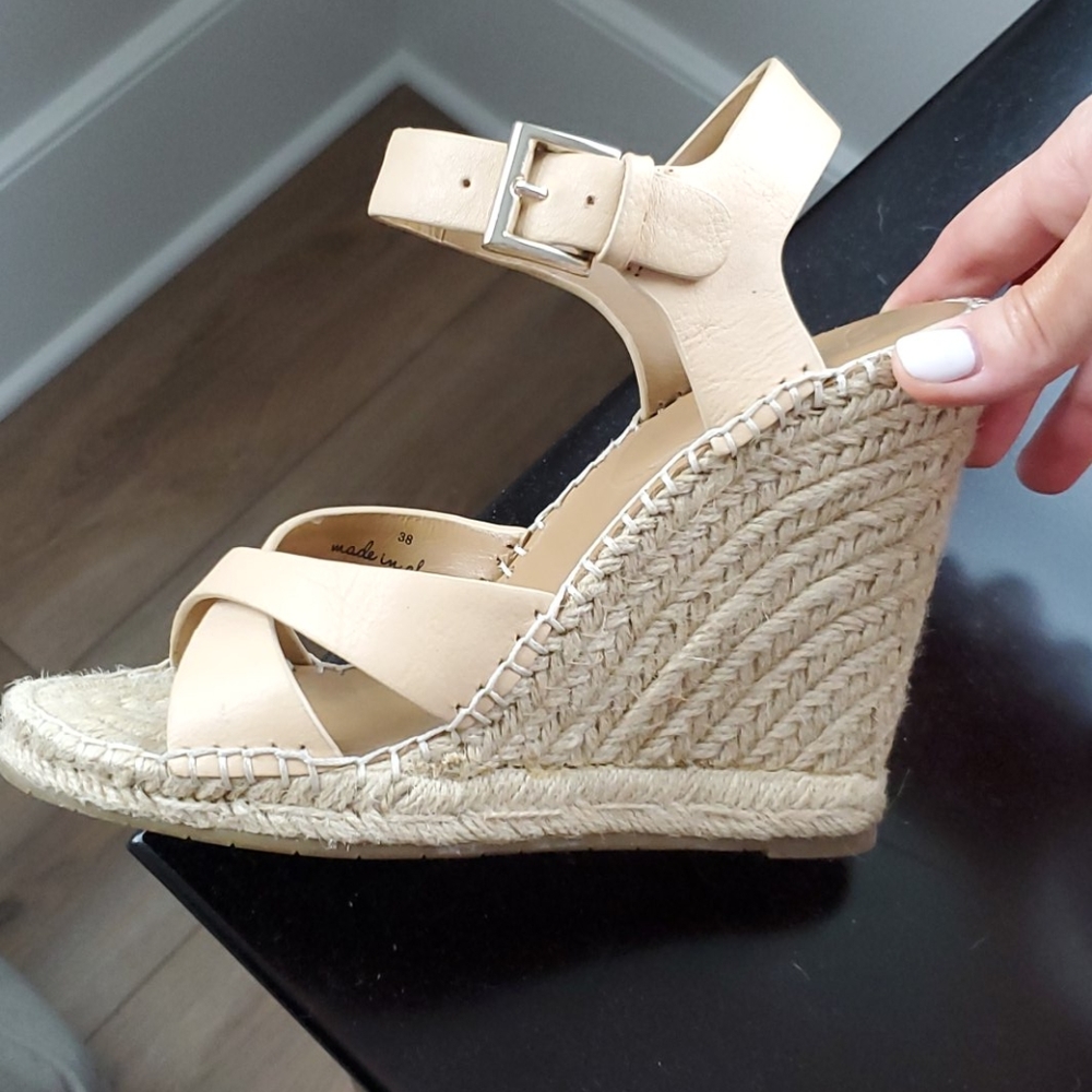 Joie wedges